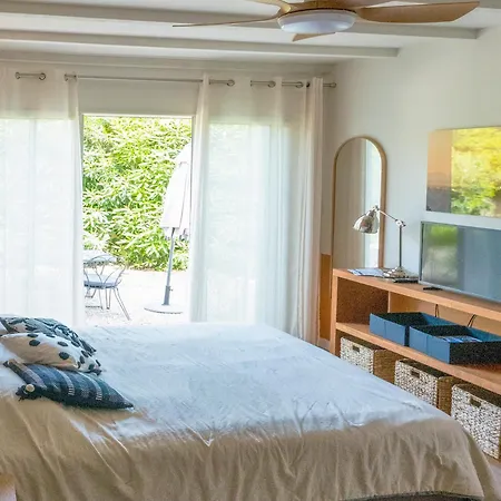 Le Goëland, D'hôtes, Avec Coin Repas équipé, Sdb Privée, 20m2, Jardin, Piscine, Vélos, Proche *
